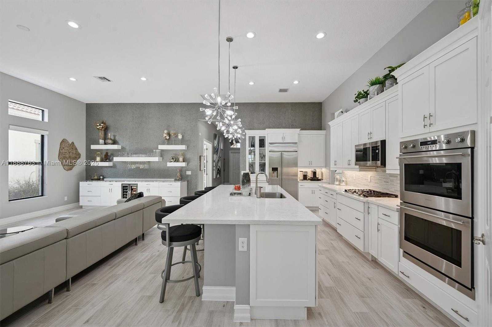 Small Image of 12065 NORTH KALMAR CIR, Parkland Number 20