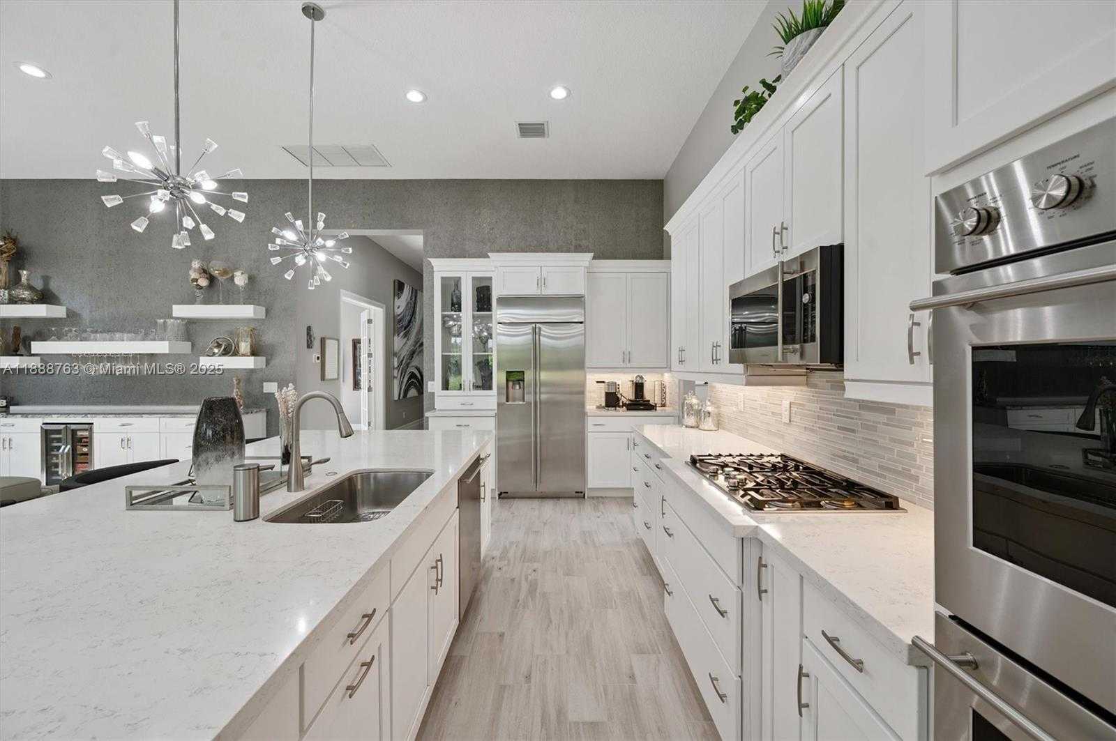 Small Image of 12065 NORTH KALMAR CIR, Parkland Number 21