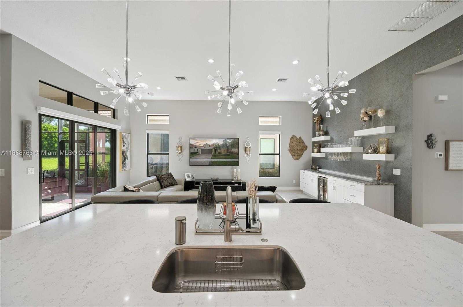 Small Image of 12065 NORTH KALMAR CIR, Parkland Number 22