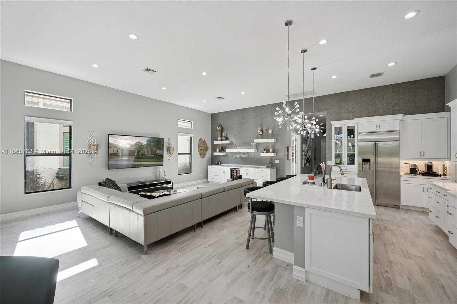 Small Image of 12065 NORTH KALMAR CIR, Parkland Number 23