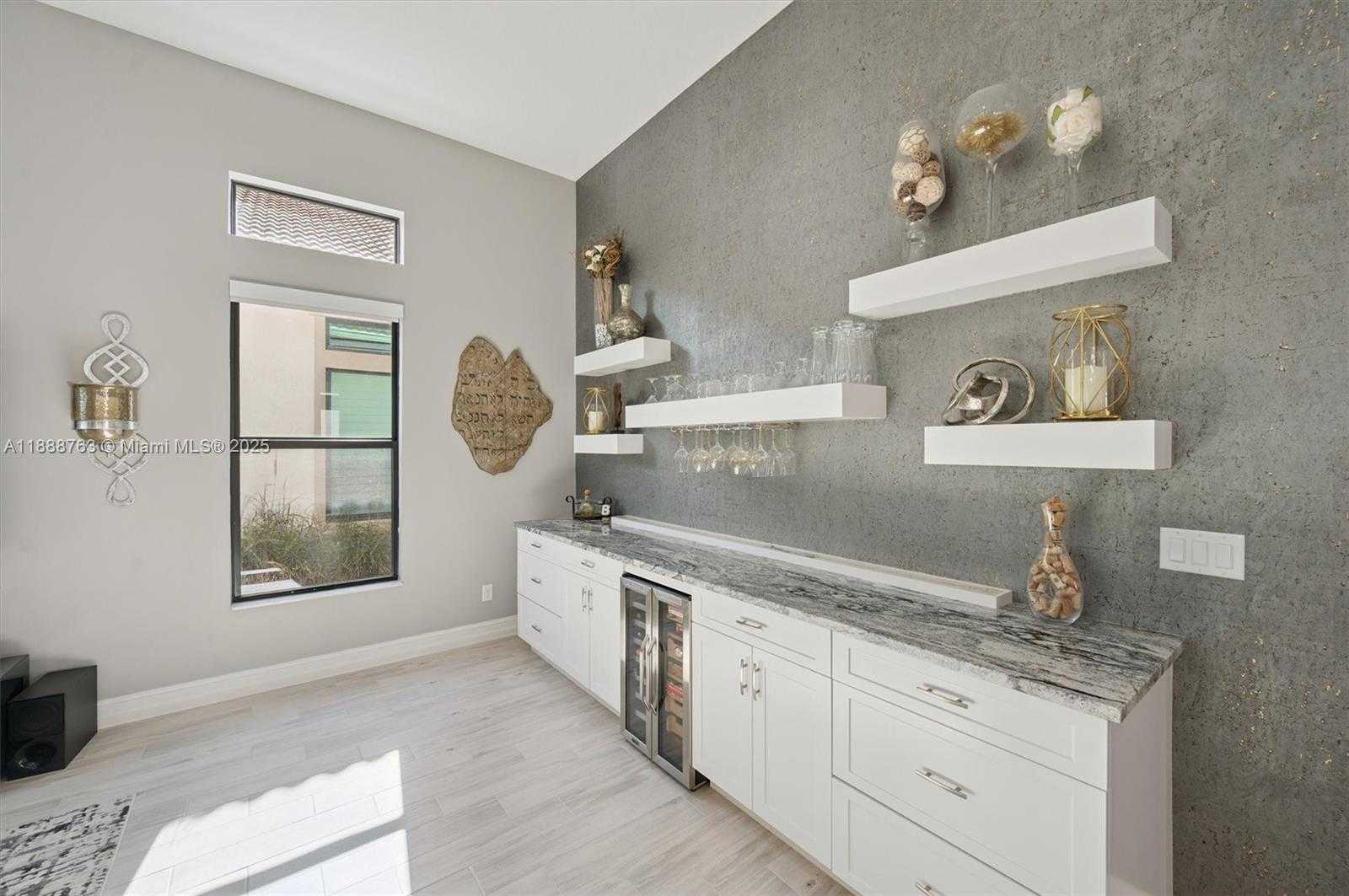 Small Image of 12065 NORTH KALMAR CIR, Parkland Number 24