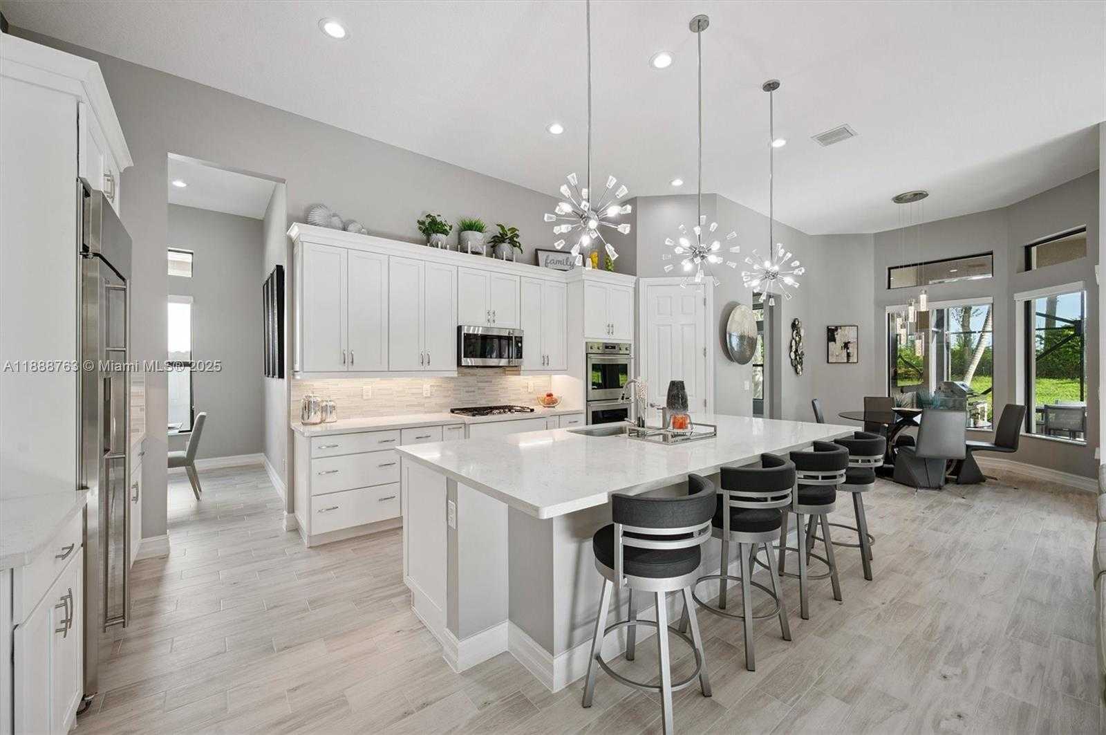 Small Image of 12065 NORTH KALMAR CIR, Parkland Number 3