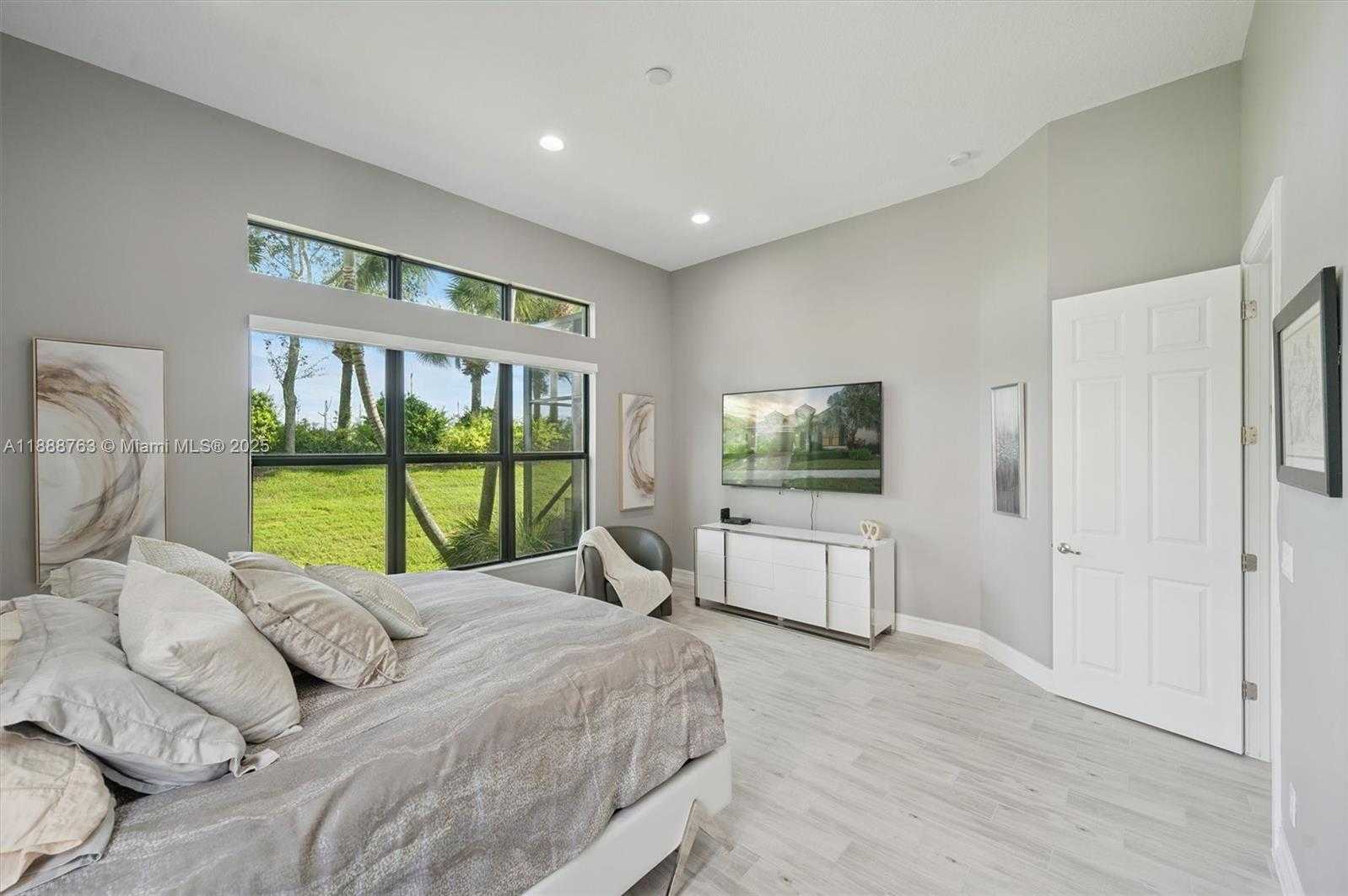 Small Image of 12065 NORTH KALMAR CIR, Parkland Number 37