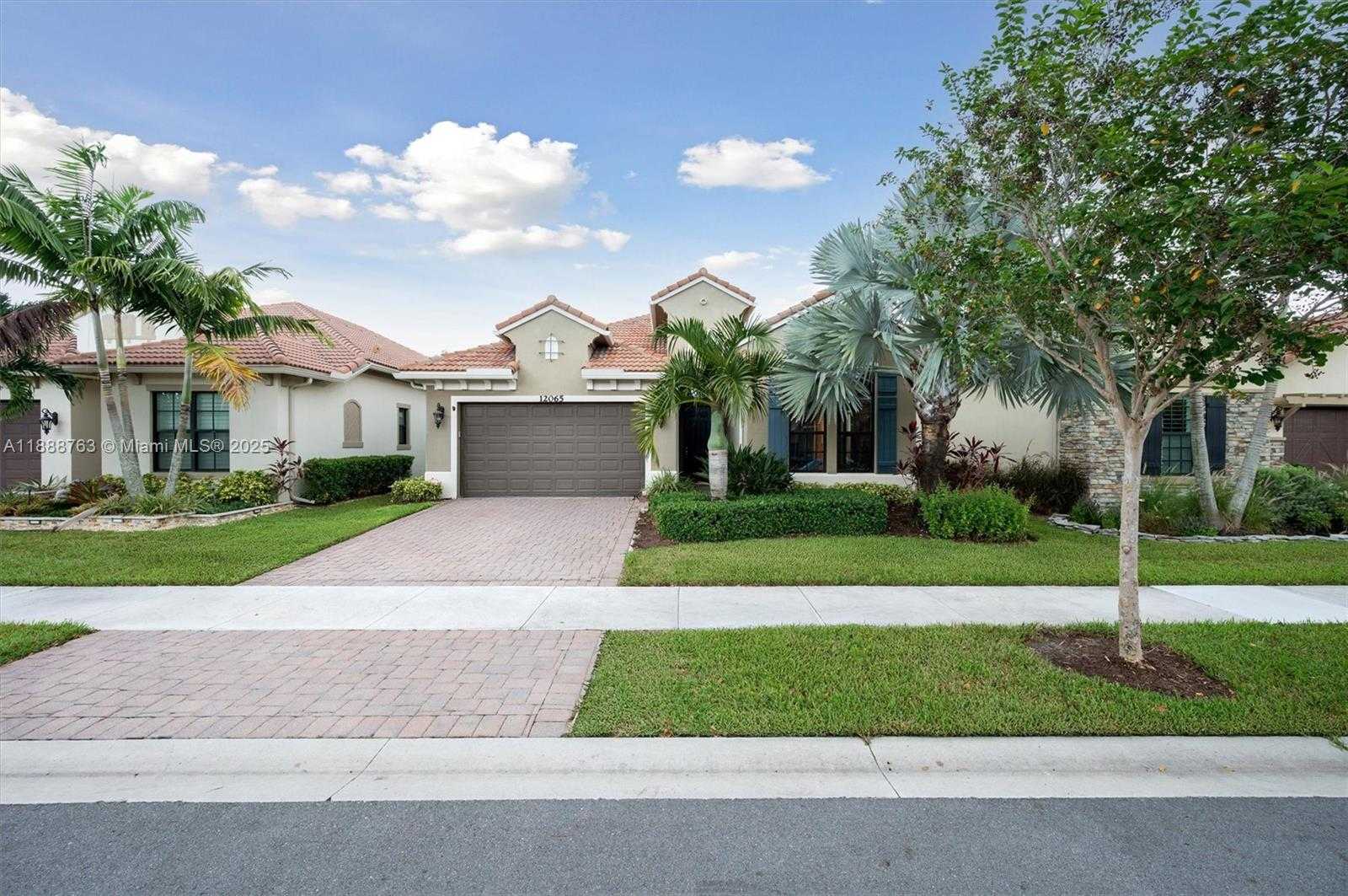 Small Image of 12065 NORTH KALMAR CIR, Parkland Number 64