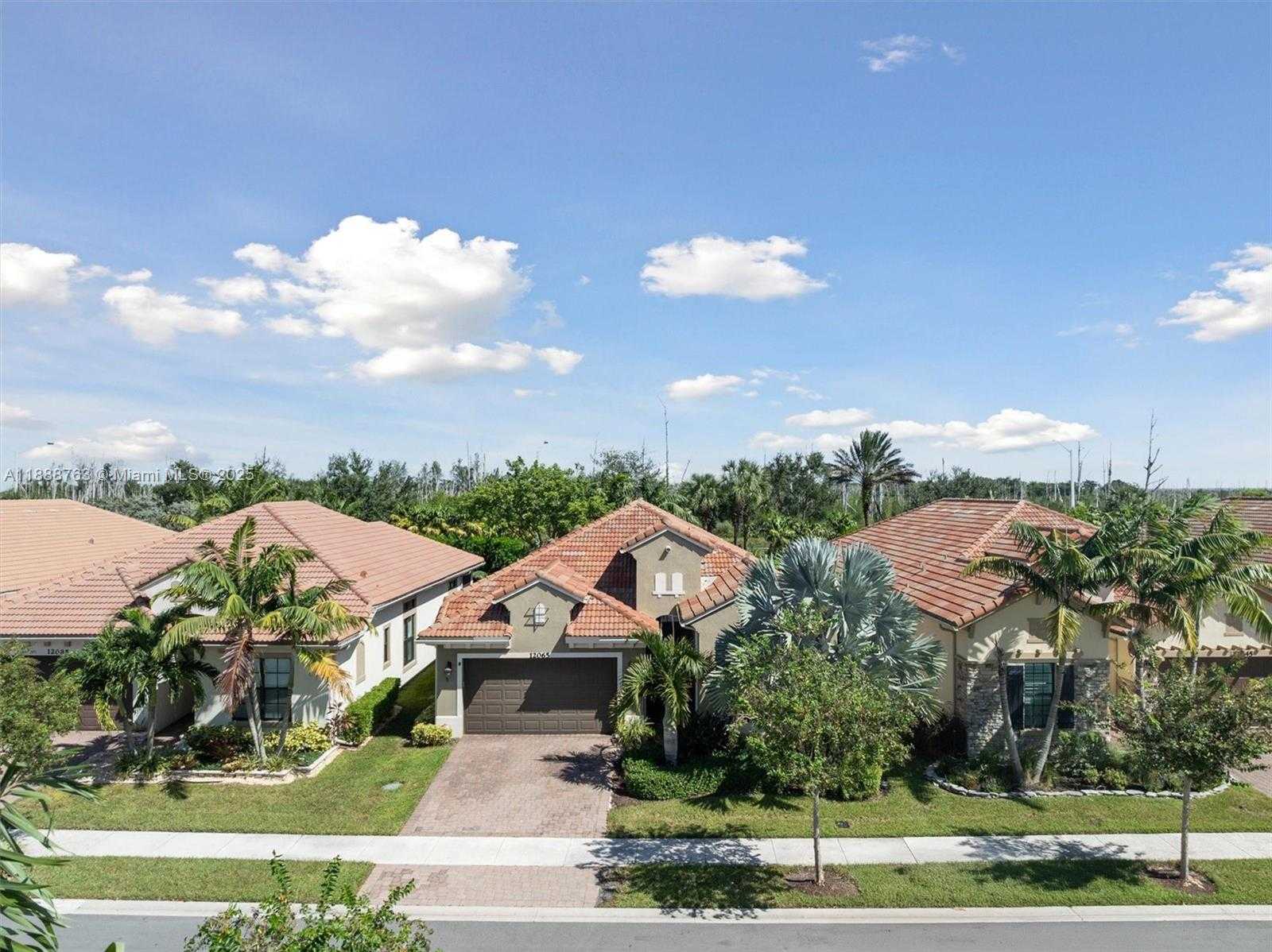 Small Image of 12065 NORTH KALMAR CIR, Parkland Number 66