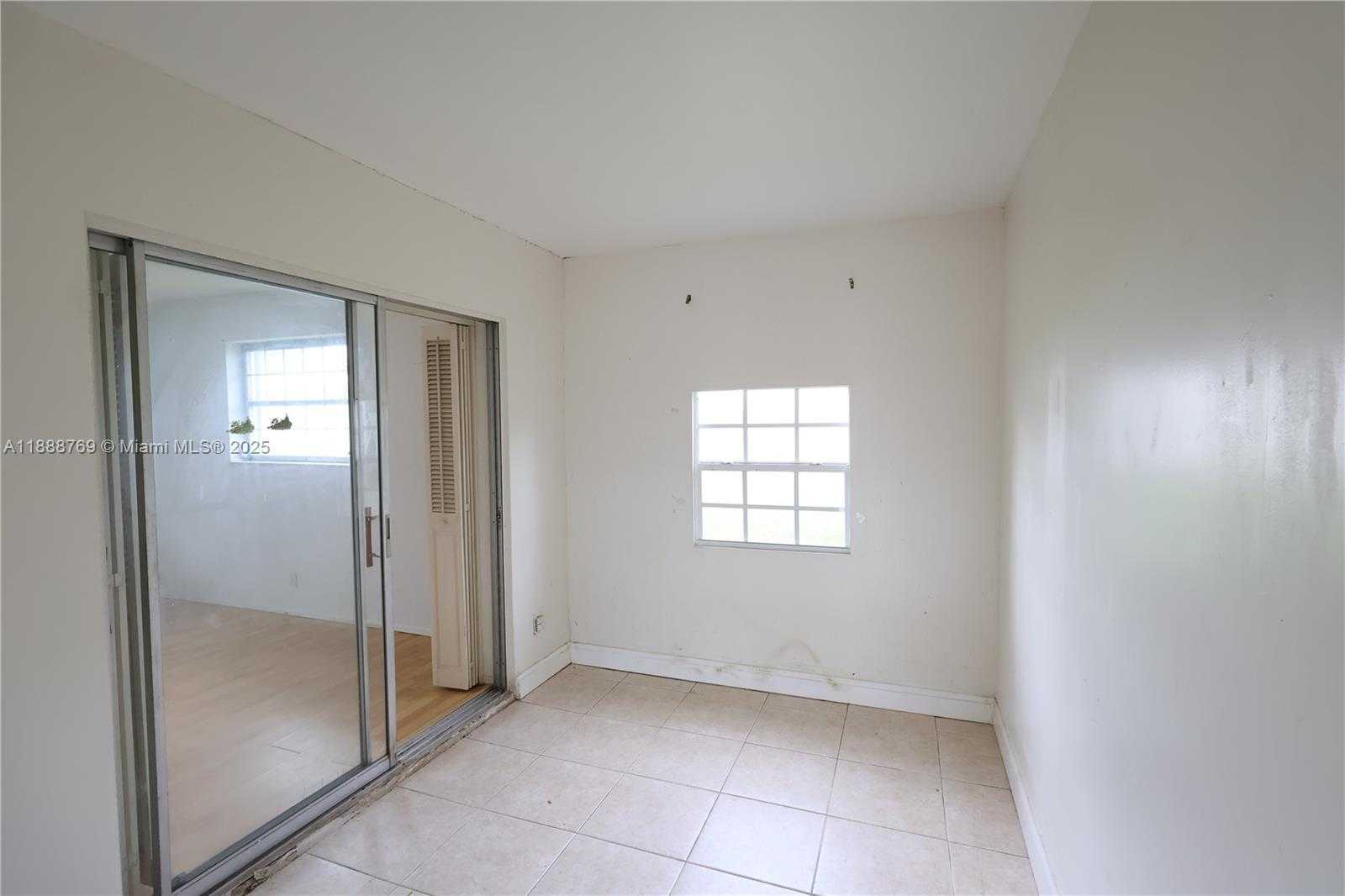 Small Image of 4716 NORTH WEST 48TH AVE, Tamarac Number 13