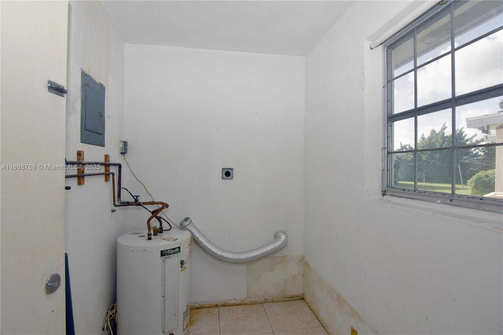 Small Image of 4716 NORTH WEST 48TH AVE, Tamarac Number 14