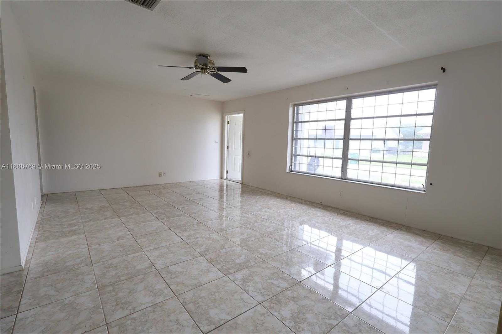 Small Image of 4716 NORTH WEST 48TH AVE, Tamarac Number 6