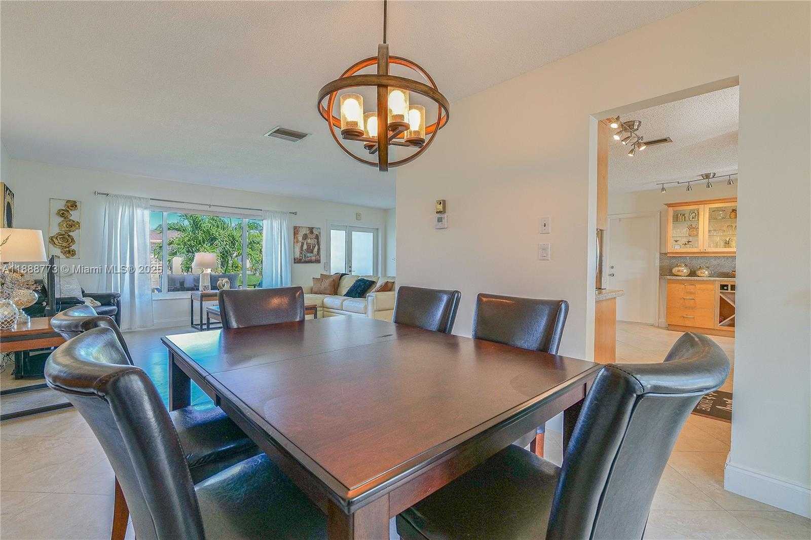 Small Image of 4908 NORTH WEST 43RD AVE, Tamarac Number 16