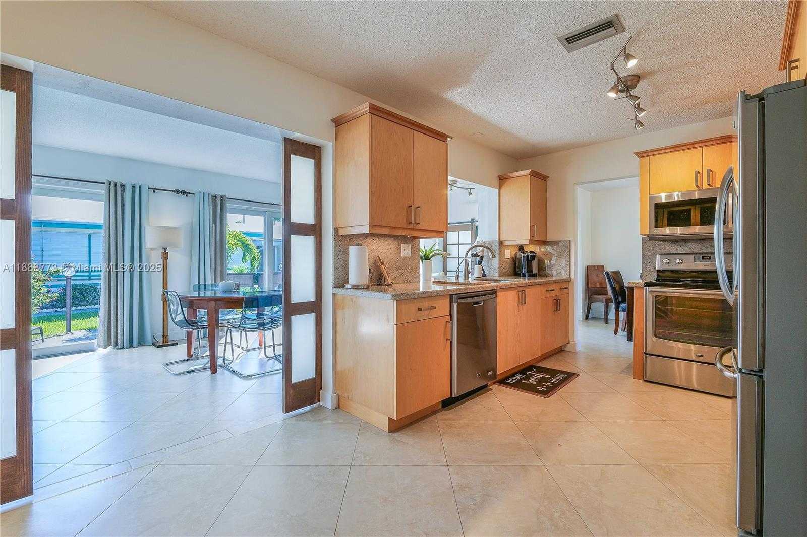 Small Image of 4908 NORTH WEST 43RD AVE, Tamarac Number 19