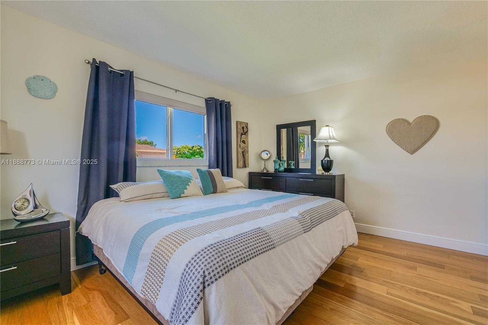 Small Image of 4908 NORTH WEST 43RD AVE, Tamarac Number 35