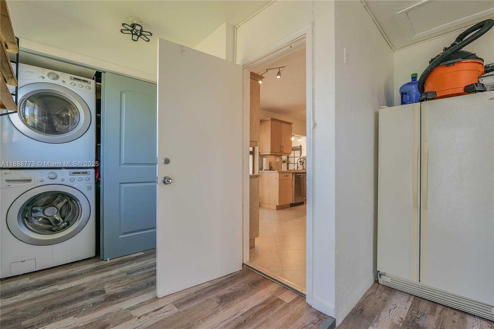 Small Image of 4908 NORTH WEST 43RD AVE, Tamarac Number 40