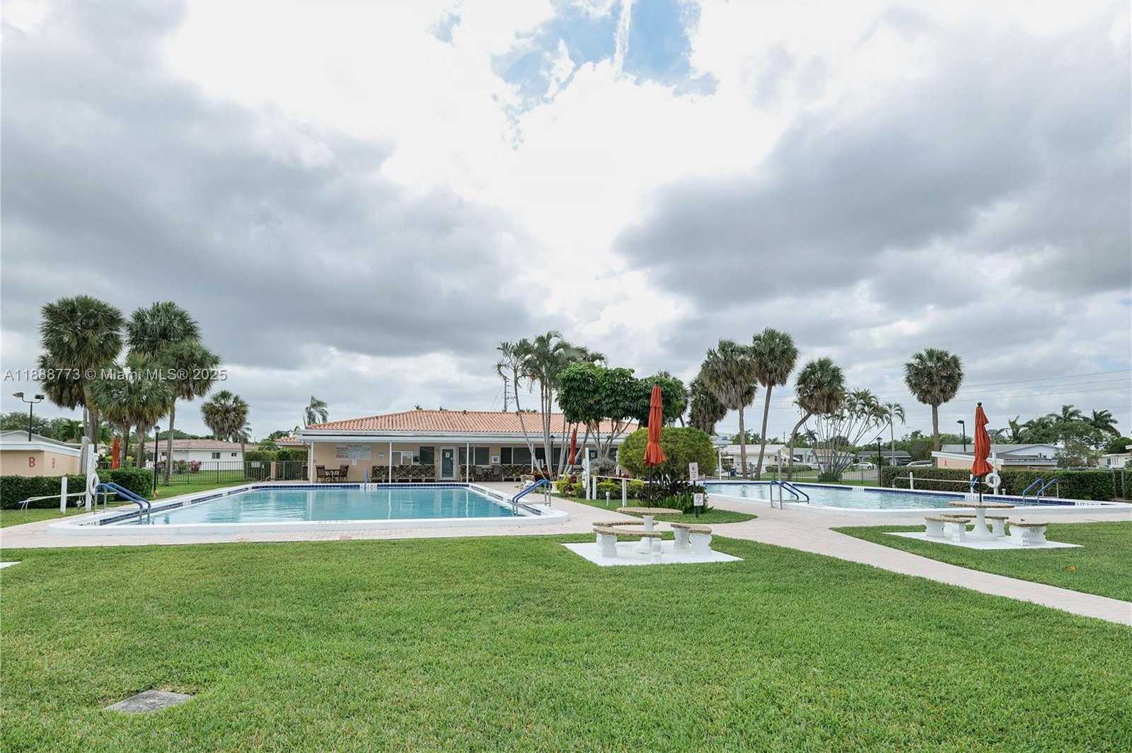 Small Image of 4908 NORTH WEST 43RD AVE, Tamarac Number 45