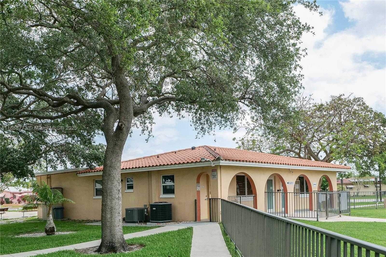 Small Image of 4908 NORTH WEST 43RD AVE, Tamarac Number 46