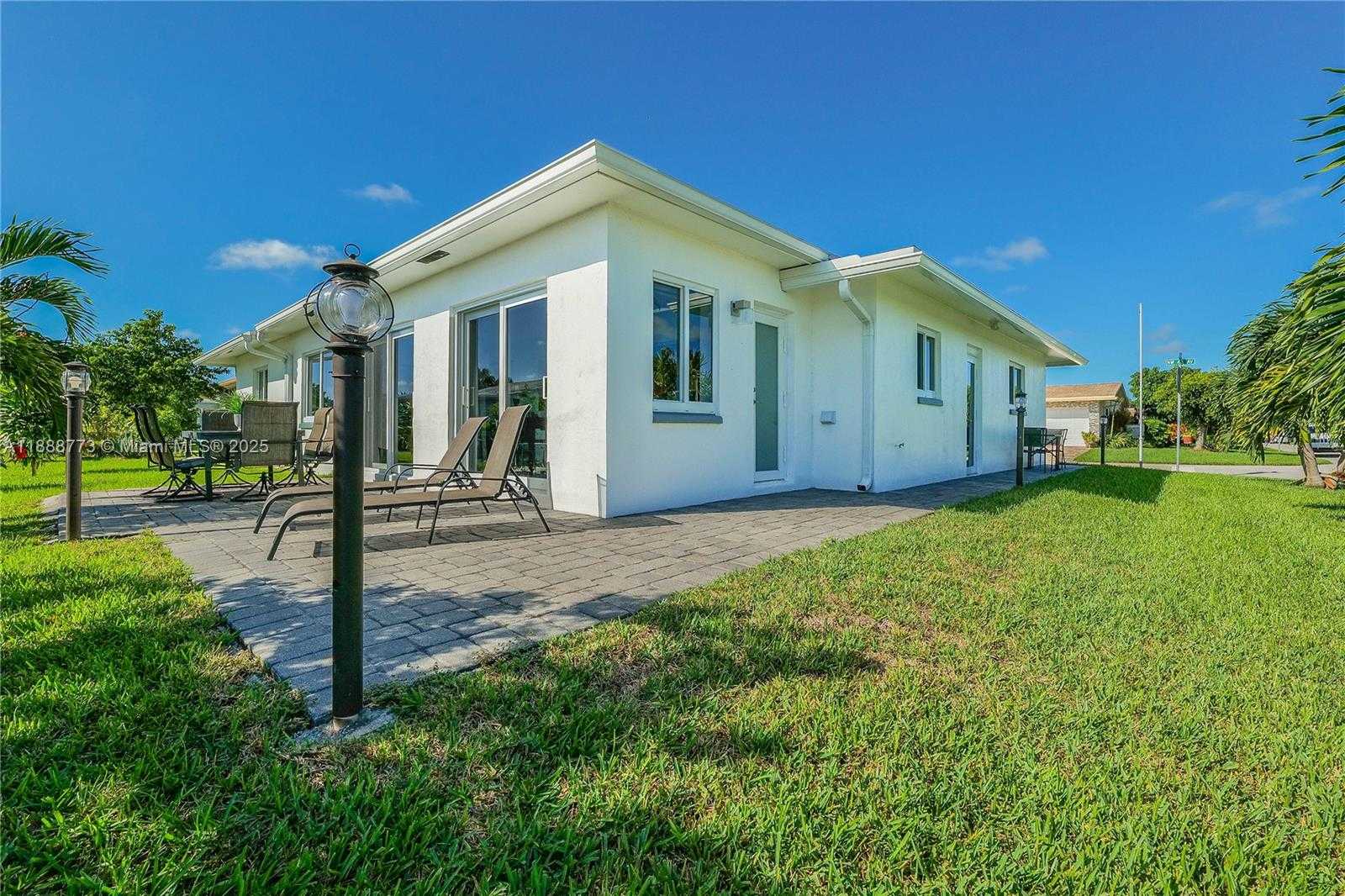 Small Image of 4908 NORTH WEST 43RD AVE, Tamarac Number 5