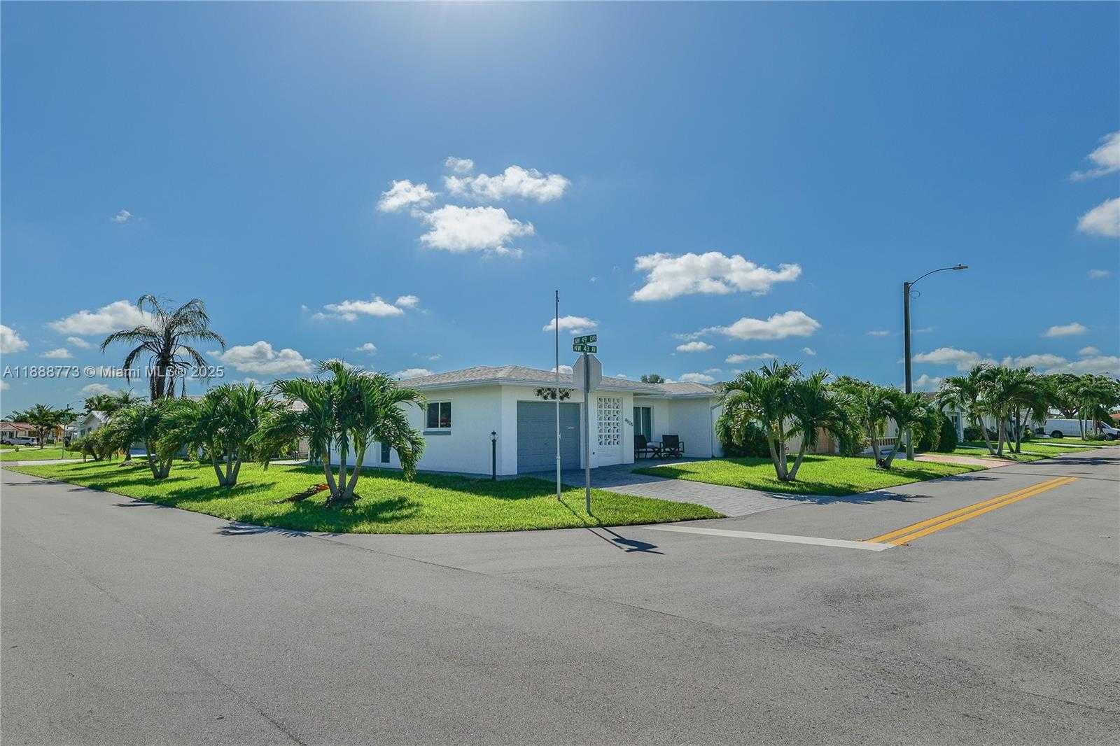 Small Image of 4908 NORTH WEST 43RD AVE, Tamarac Number 8