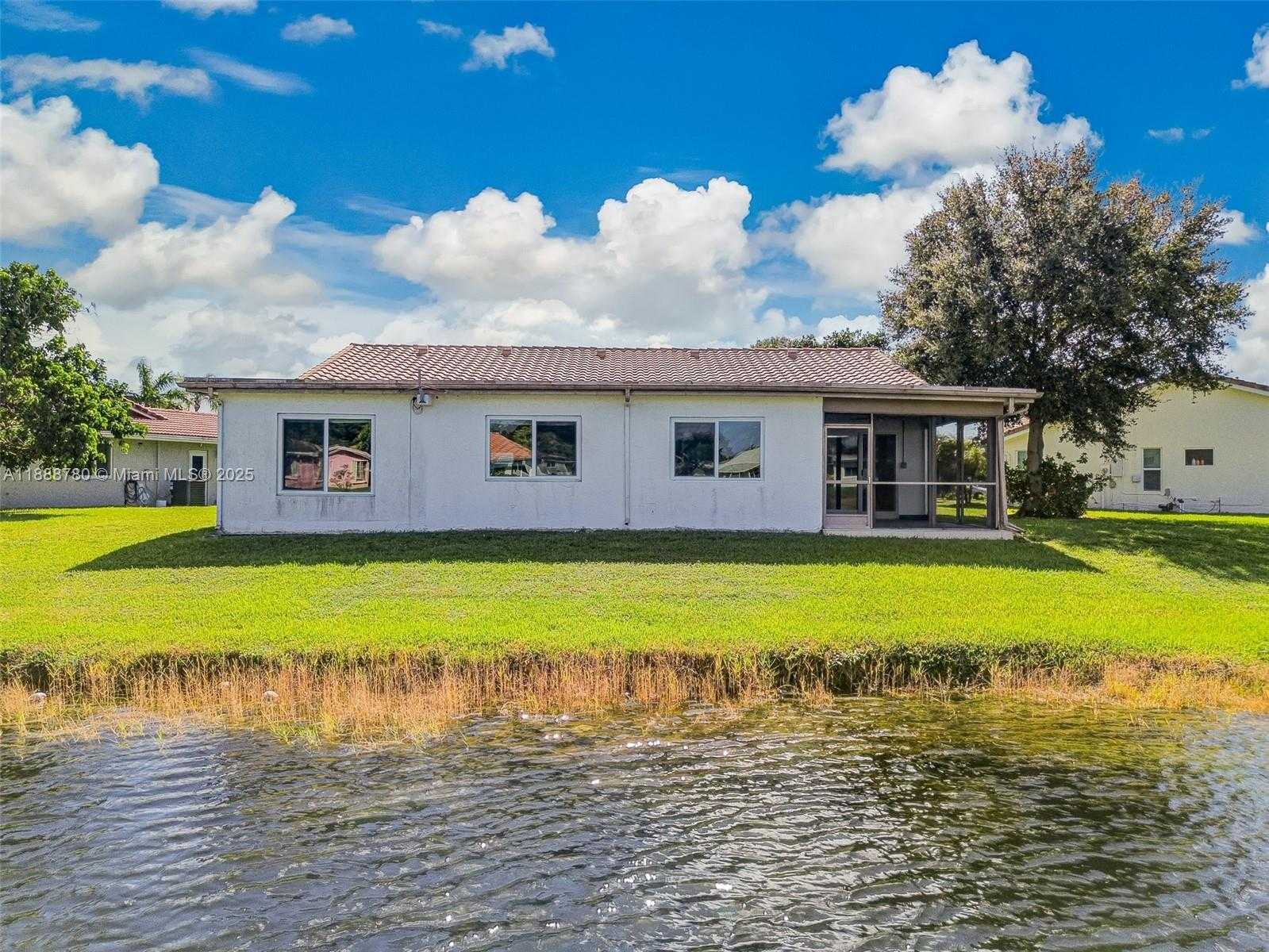 Small Image of 10431 NORTH WEST 70TH CT, Tamarac Number 11