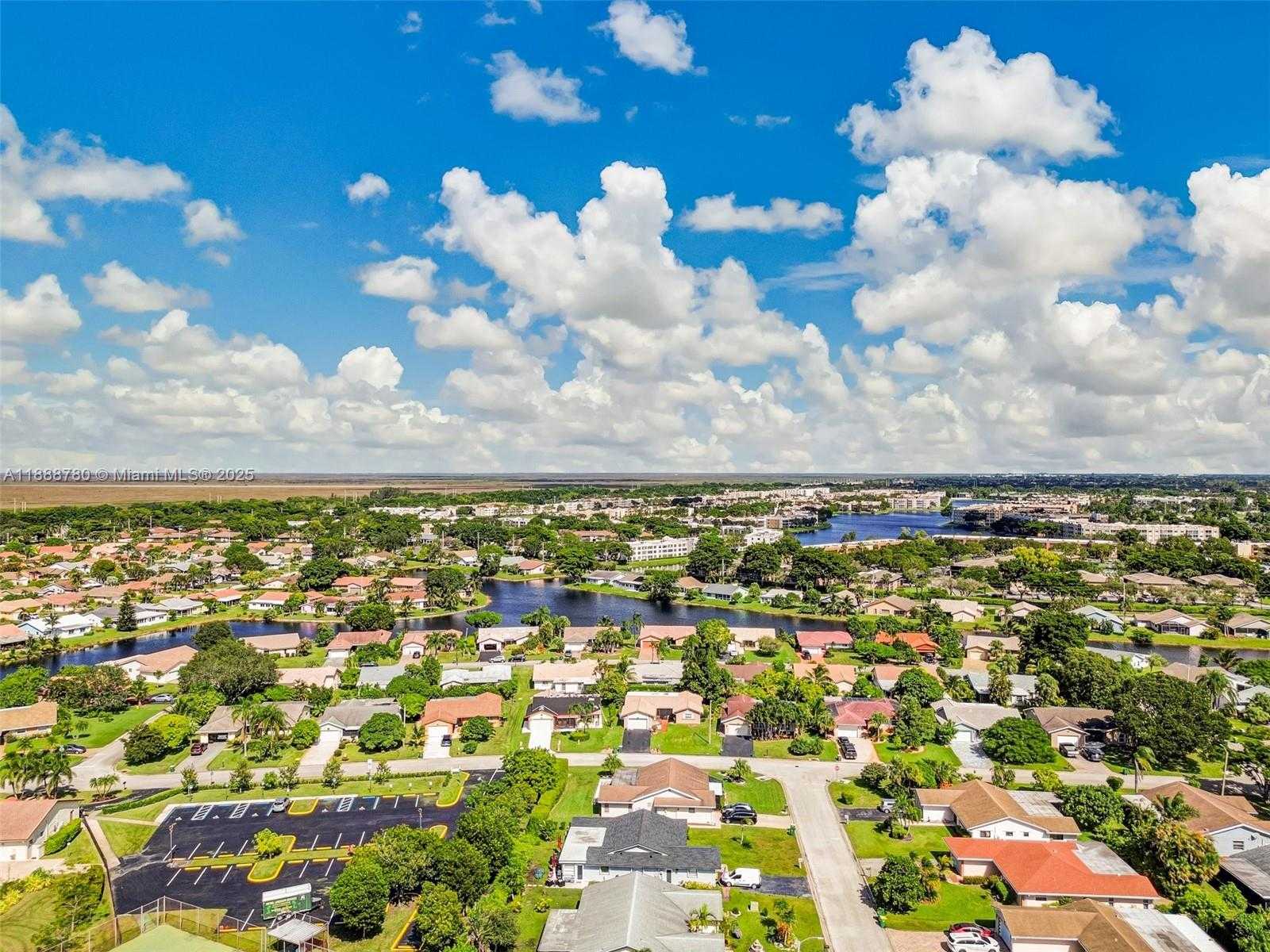 Small Image of 10431 NORTH WEST 70TH CT, Tamarac Number 14