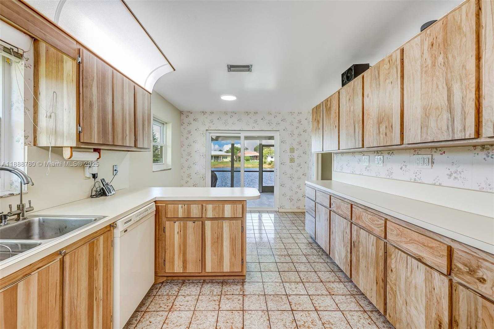 Small Image of 10431 NORTH WEST 70TH CT, Tamarac Number 26