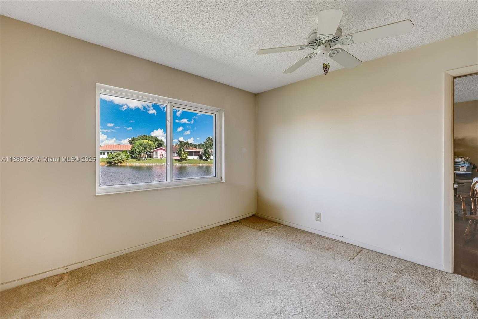 Small Image of 10431 NORTH WEST 70TH CT, Tamarac Number 33