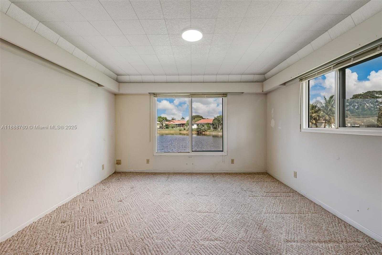 Small Image of 10431 NORTH WEST 70TH CT, Tamarac Number 37