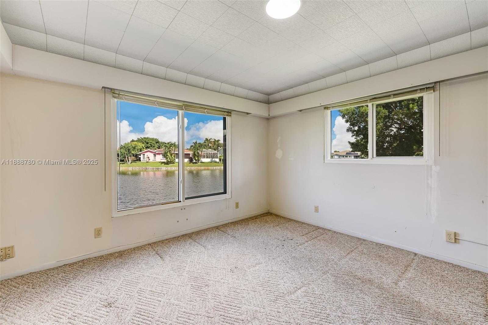 Small Image of 10431 NORTH WEST 70TH CT, Tamarac Number 38