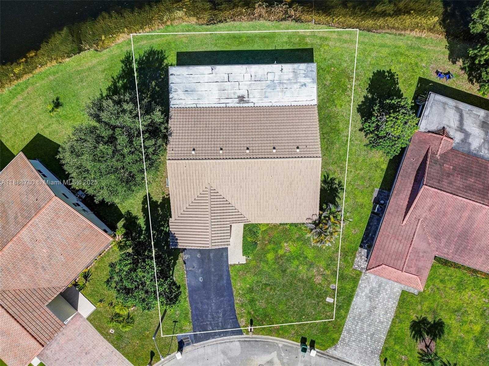 Small Image of 10431 NORTH WEST 70TH CT, Tamarac Number 9