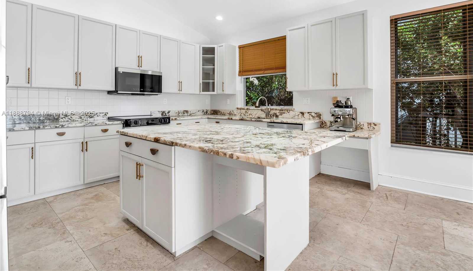 Small Image of 2791 SOUTH WEST 190TH AVE, Miramar Number 11