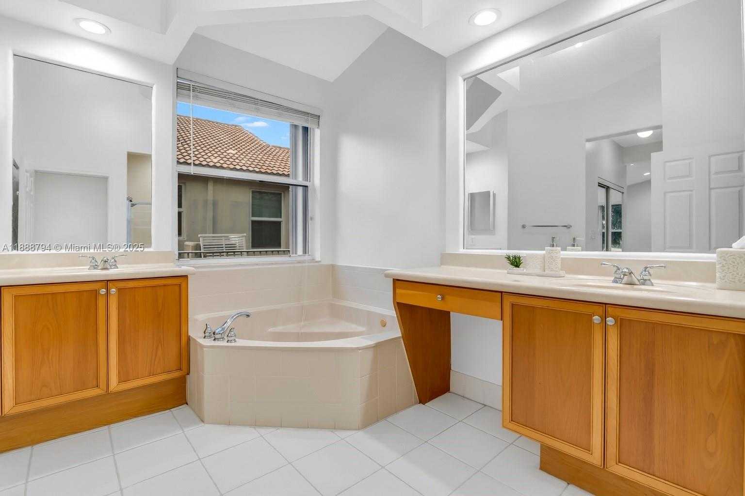 Small Image of 2791 SOUTH WEST 190TH AVE, Miramar Number 22