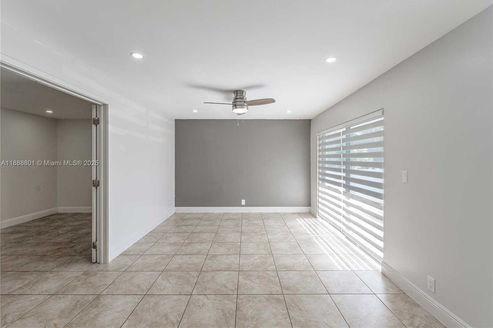 Small Image of 3930 SOUTH WEST 82ND TER, Davie Number 10