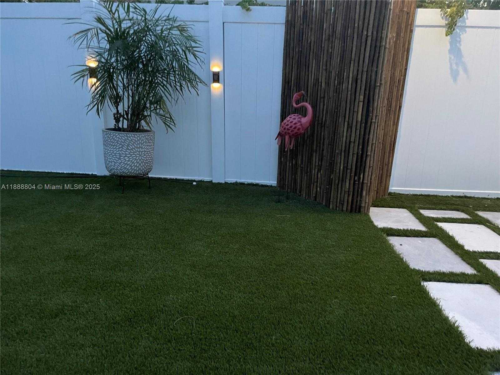 Small Image of 1551 MADISON ST, Hollywood Number 10