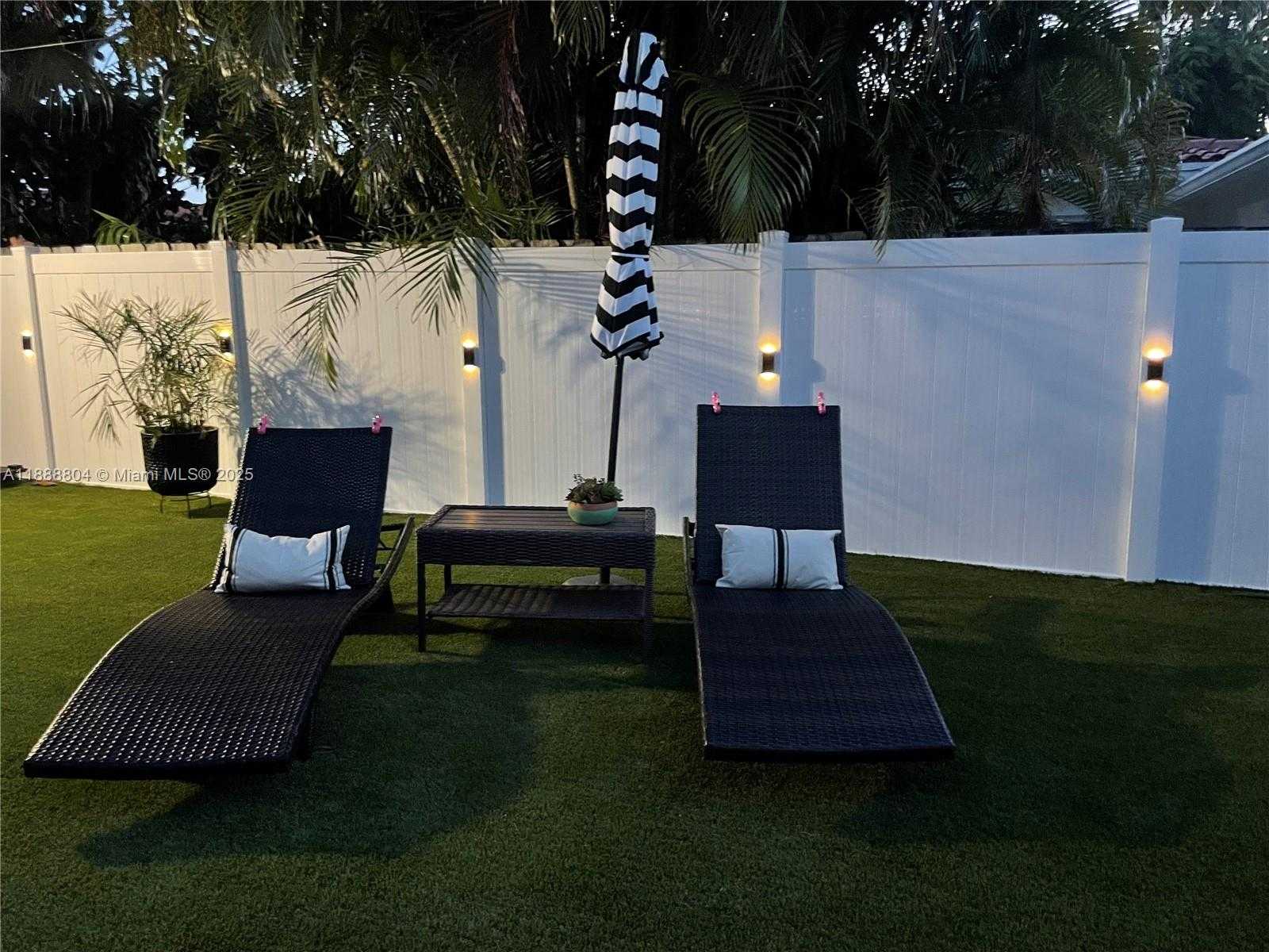Small Image of 1551 MADISON ST, Hollywood Number 11