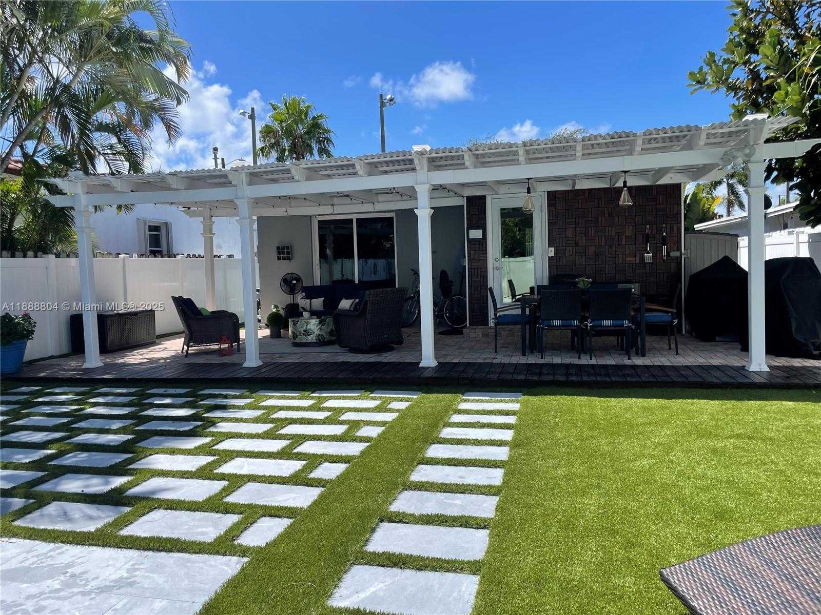 Small Image of 1551 MADISON ST, Hollywood Number 15