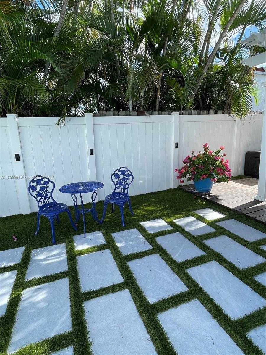Small Image of 1551 MADISON ST, Hollywood Number 18