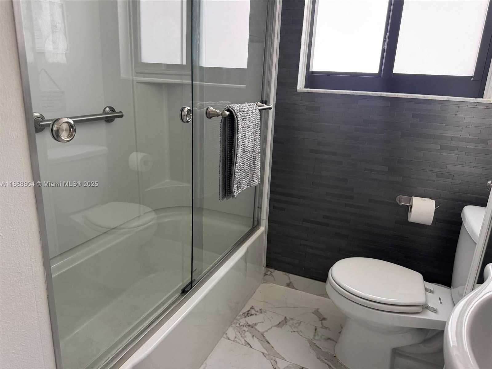 Small Image of 1551 MADISON ST, Hollywood Number 19