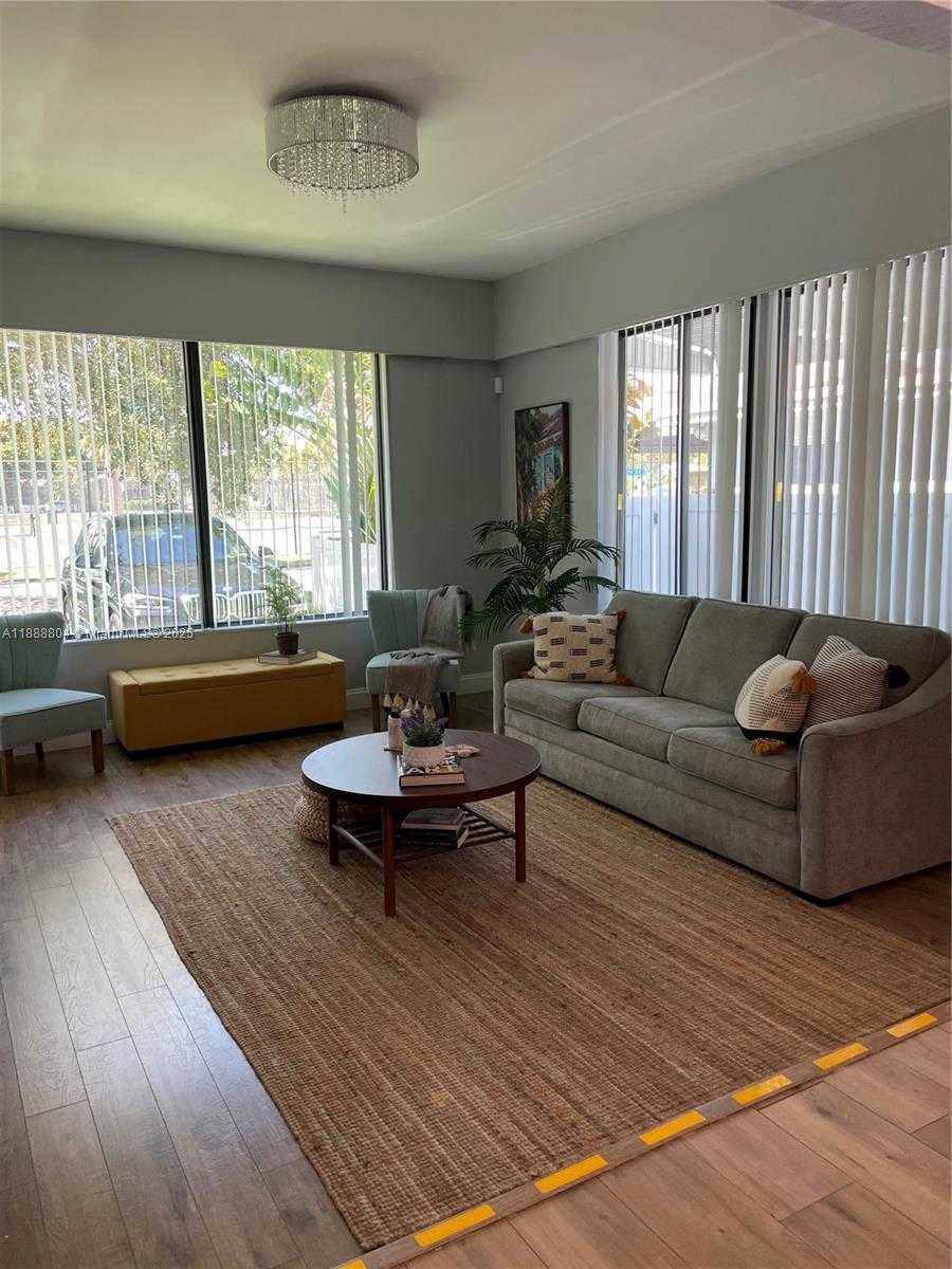 Small Image of 1551 MADISON ST, Hollywood Number 4