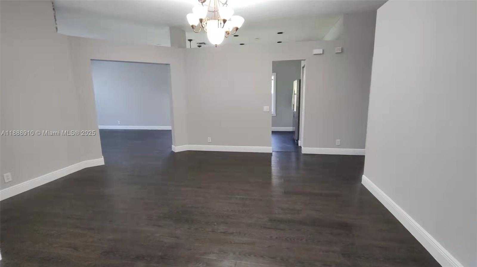 Small Image of 675 MAPLEWOOD CT, Weston Number 5