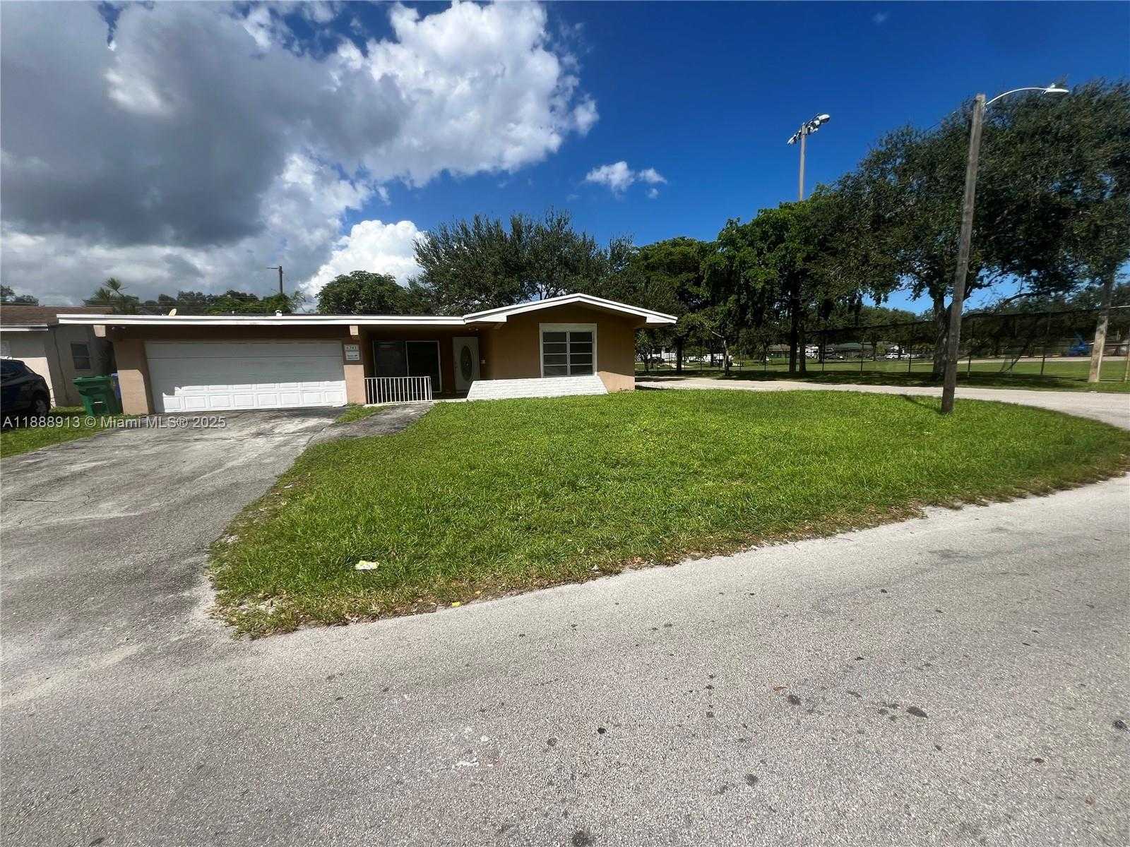 Small Image of 6301 SOUTH WEST 34TH ST, Miramar Number 3