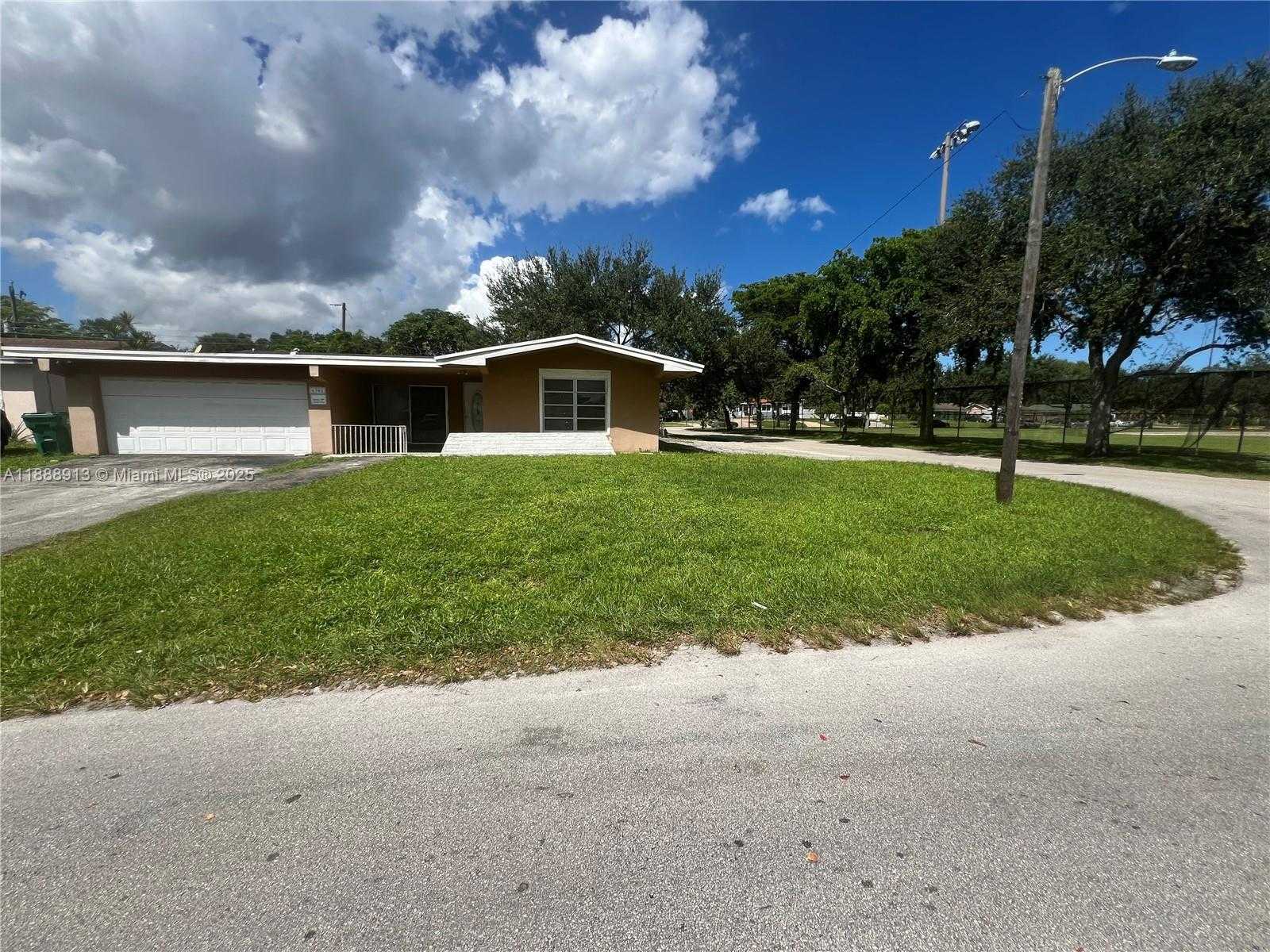 Small Image of 6301 SOUTH WEST 34TH ST, Miramar Number 4