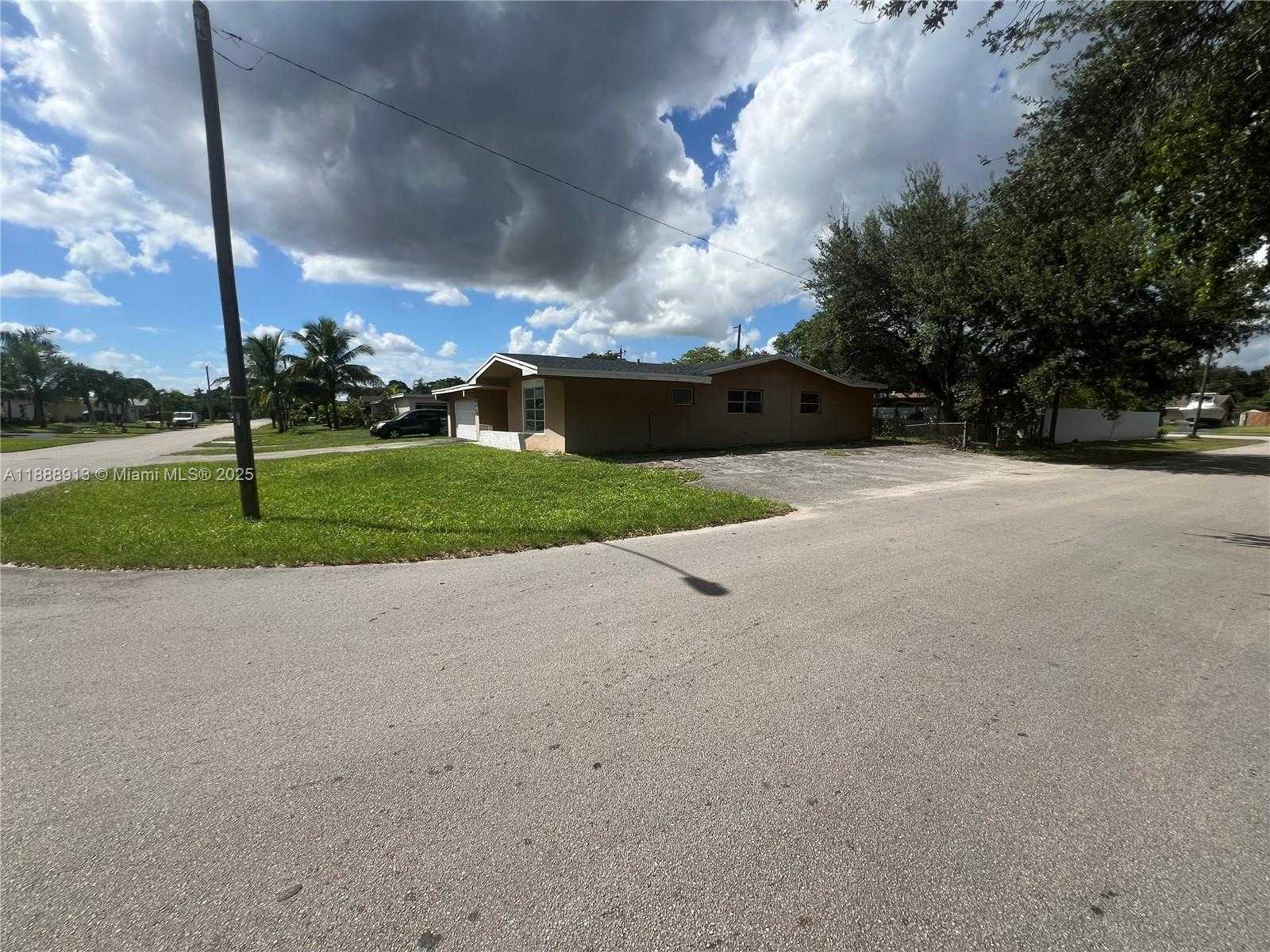 Small Image of 6301 SOUTH WEST 34TH ST, Miramar Number 7