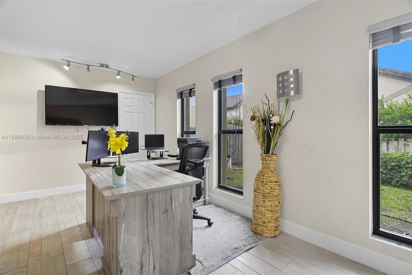 Small Image of 11521 NORTH WEST 23RD ST, Plantation Number 15