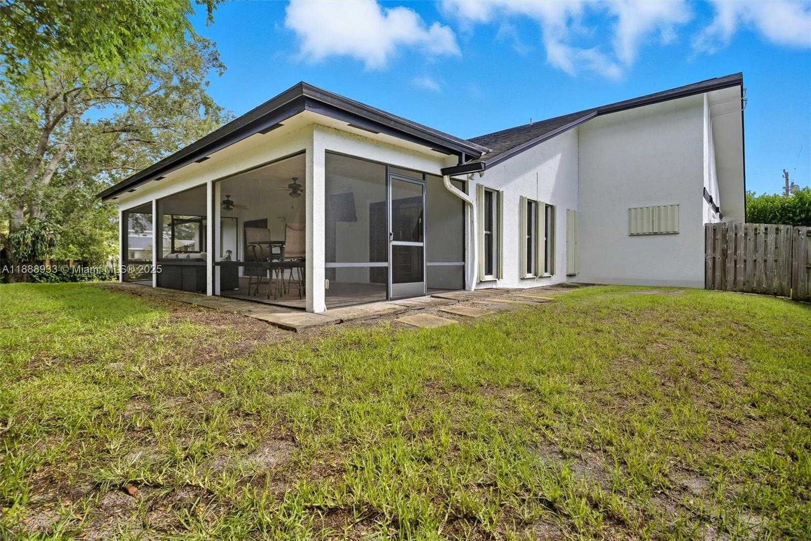 Small Image of 11521 NORTH WEST 23RD ST, Plantation Number 30