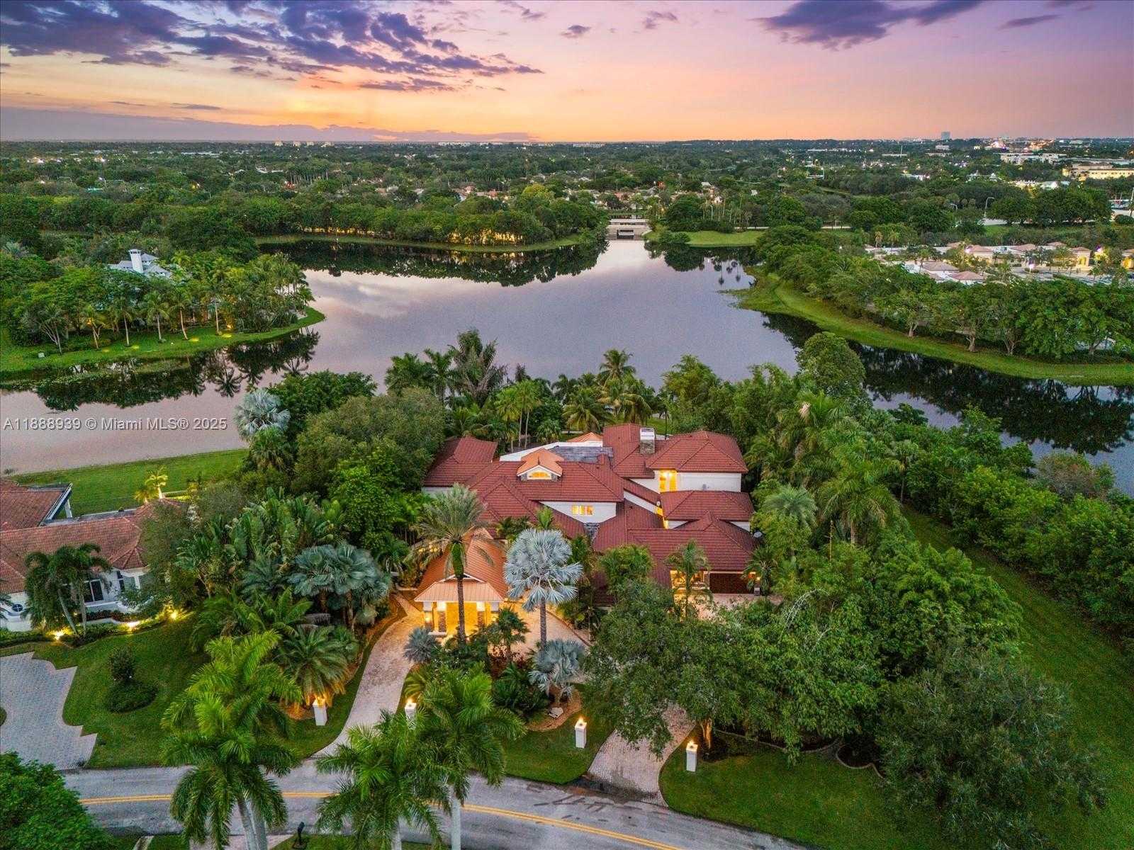 Small Image of 2941 PADDOCK LN, Weston Number 2