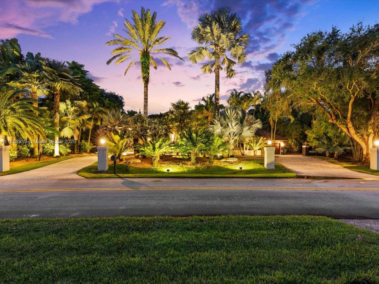 Small Image of 2941 PADDOCK LN, Weston Number 3