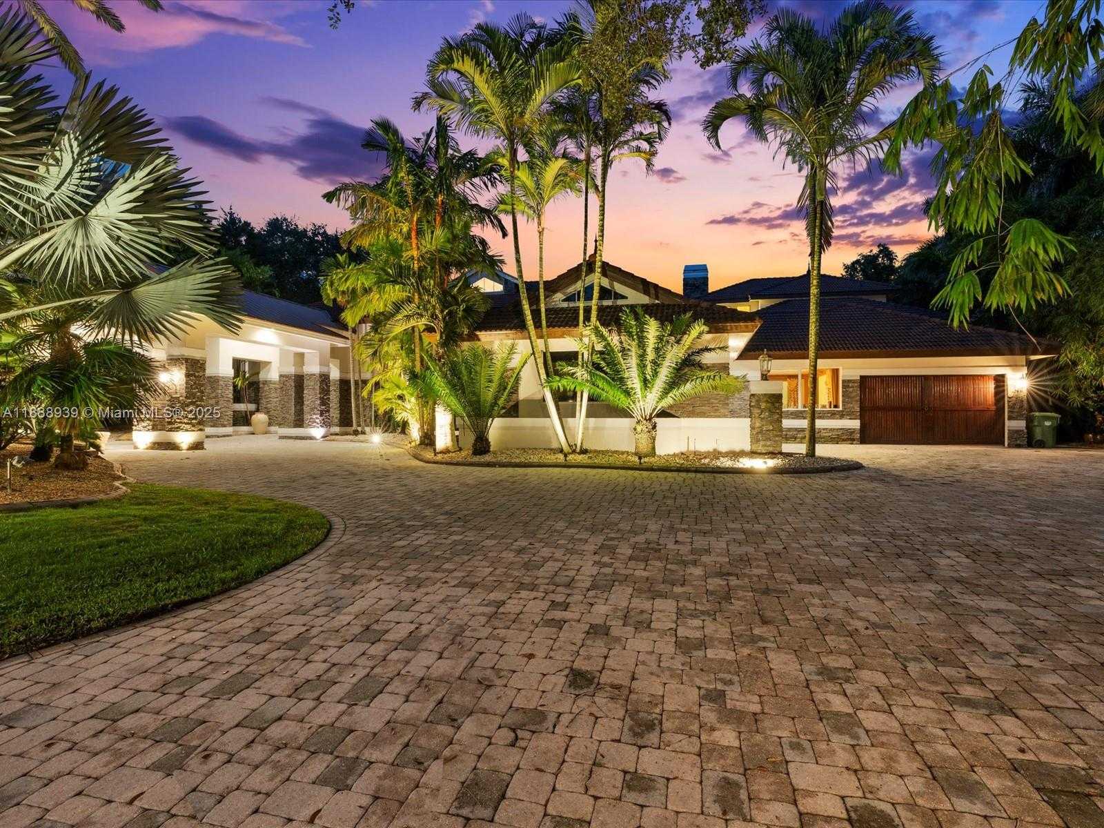 Small Image of 2941 PADDOCK LN, Weston Number 4