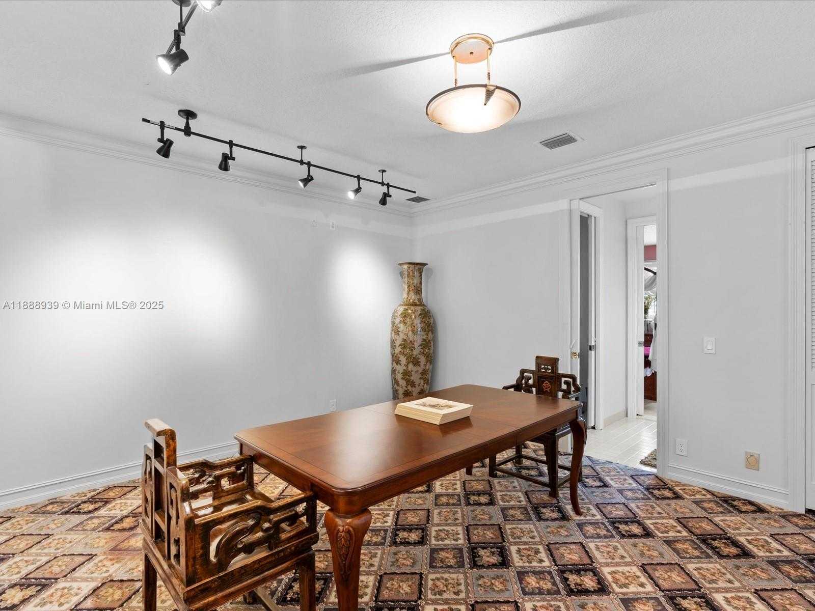 Small Image of 2941 PADDOCK LN, Weston Number 65