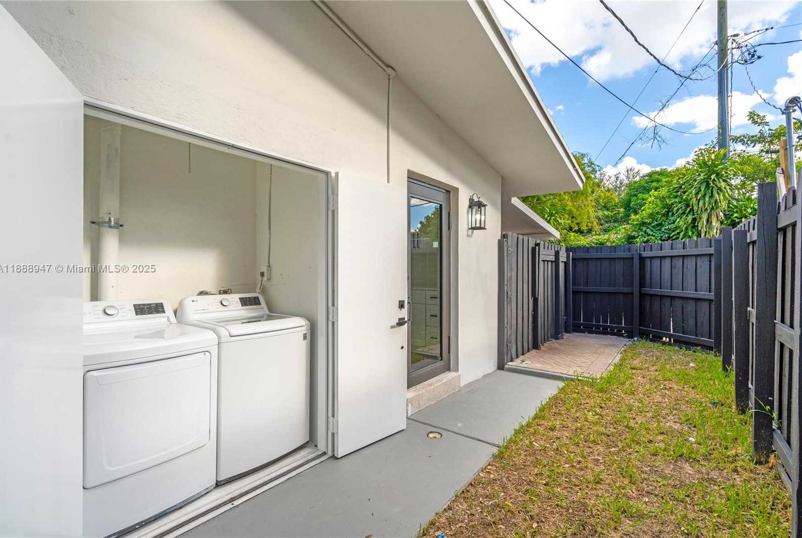 Small Image of 1341 SOUTH EAST 10TH AVE, Fort Lauderdale Number 19