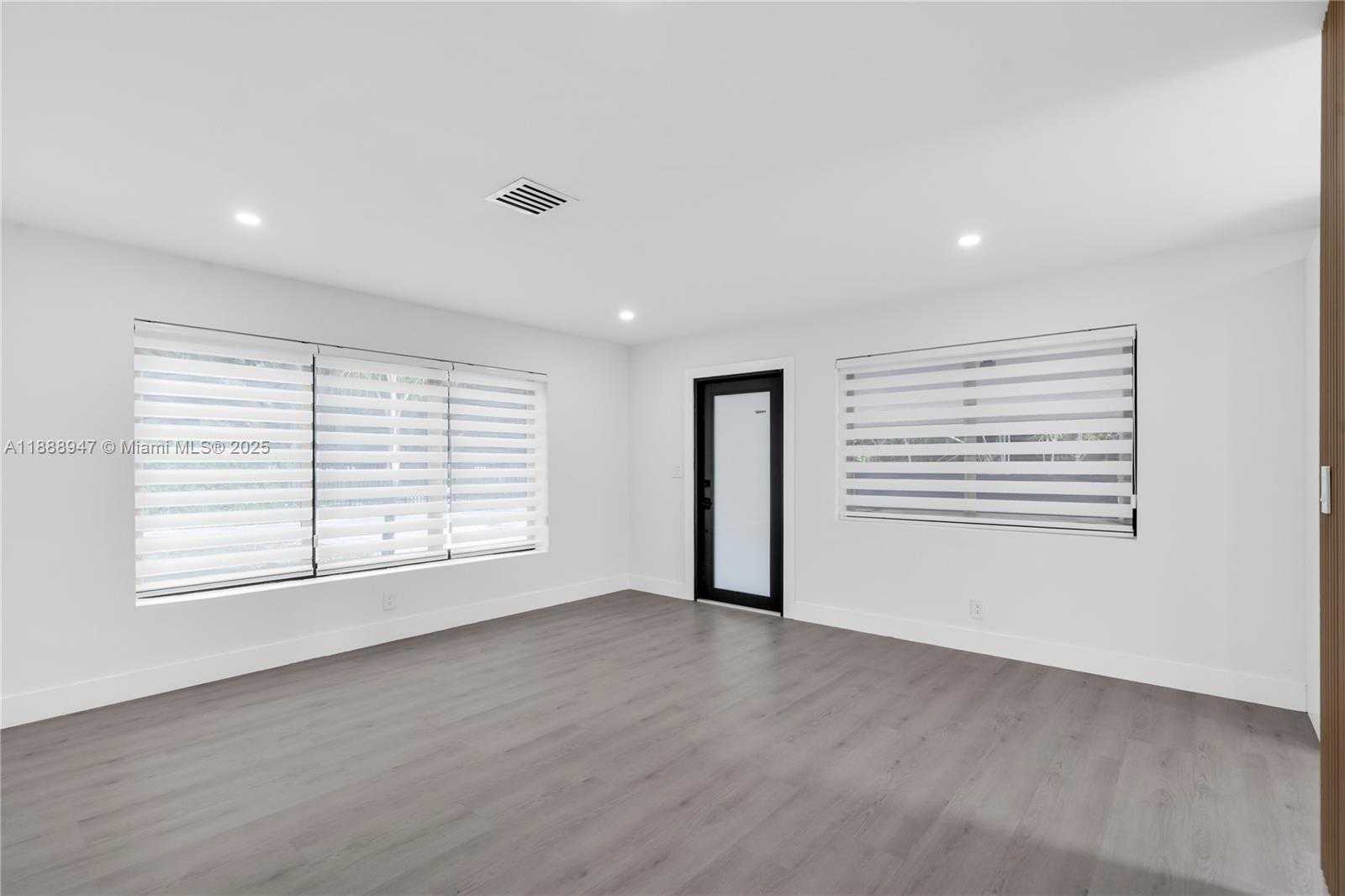 Small Image of 1341 SOUTH EAST 10TH AVE, Fort Lauderdale Number 6