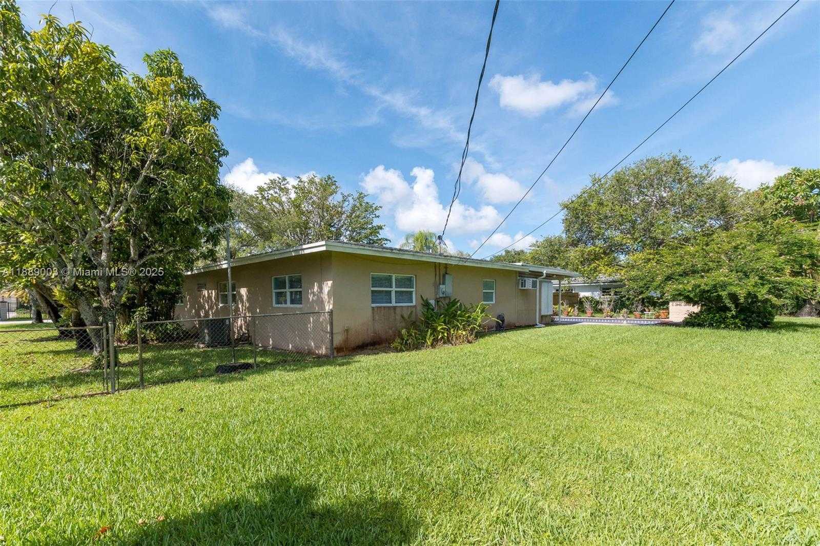 Small Image of 8241 SOUTH WEST 142ND ST, Palmetto Bay Number 24