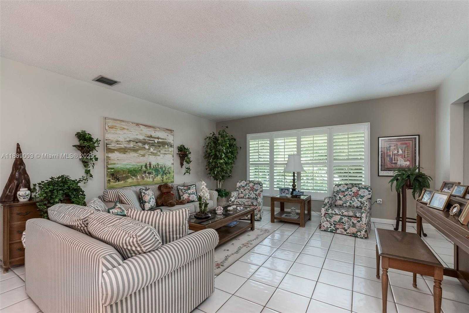 Small Image of 8241 SOUTH WEST 142ND ST, Palmetto Bay Number 4